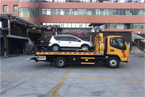 元宝汽车紧急补胎换胎救援